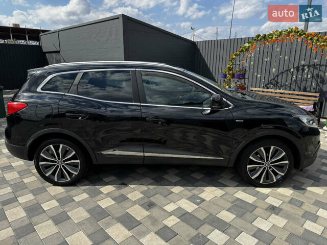 Черный Рено Kadjar, объемом двигателя 1.6 л и пробегом 190 тыс. км за 17200 $, фото 6 на Automoto.ua