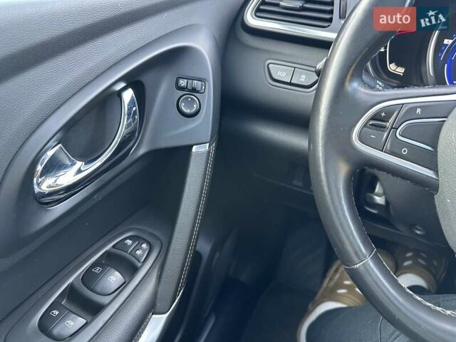 Черный Рено Kadjar, объемом двигателя 1.46 л и пробегом 198 тыс. км за 16950 $, фото 50 на Automoto.ua