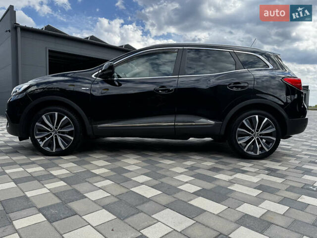 Черный Рено Kadjar, объемом двигателя 1.6 л и пробегом 190 тыс. км за 17200 $, фото 2 на Automoto.ua