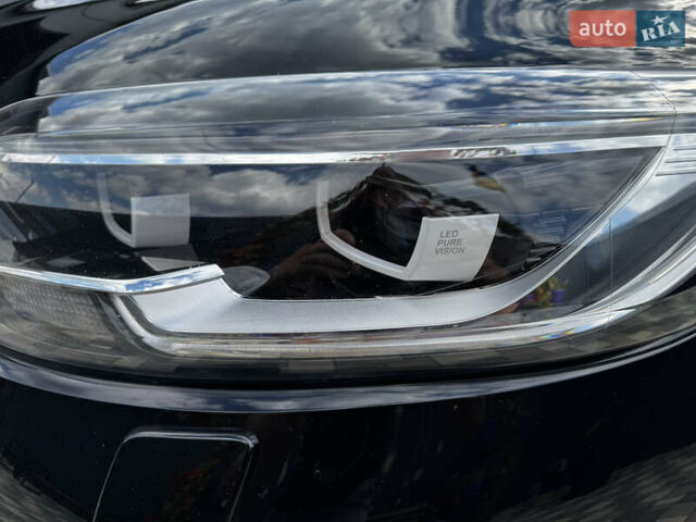 Черный Рено Kadjar, объемом двигателя 1.6 л и пробегом 190 тыс. км за 17200 $, фото 4 на Automoto.ua