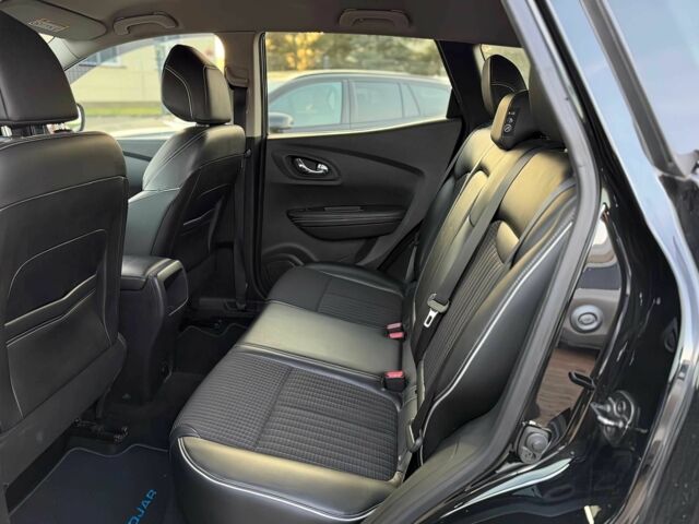 Черный Рено Kadjar, объемом двигателя 1.6 л и пробегом 47 тыс. км за 11500 $, фото 12 на Automoto.ua