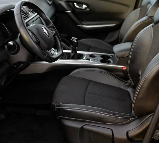 Черный Рено Kadjar, объемом двигателя 0 л и пробегом 101 тыс. км за 19800 $, фото 14 на Automoto.ua