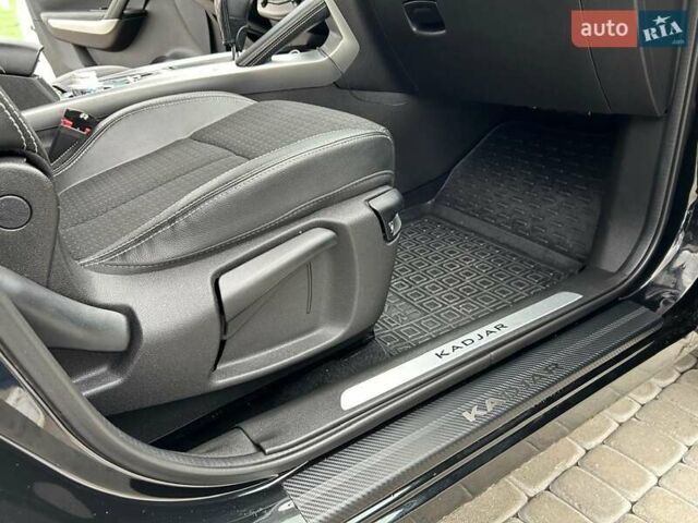 Черный Рено Kadjar, объемом двигателя 1.5 л и пробегом 240 тыс. км за 16100 $, фото 18 на Automoto.ua