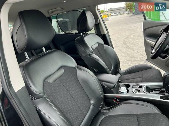 Черный Рено Kadjar, объемом двигателя 1.5 л и пробегом 240 тыс. км за 16100 $, фото 17 на Automoto.ua