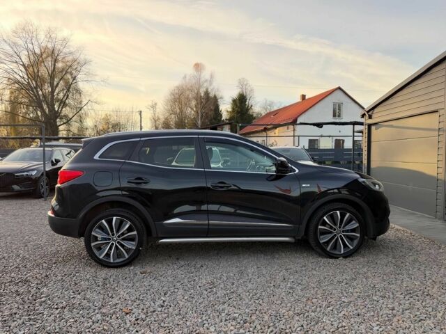 Черный Рено Kadjar, объемом двигателя 1.6 л и пробегом 47 тыс. км за 11500 $, фото 7 на Automoto.ua