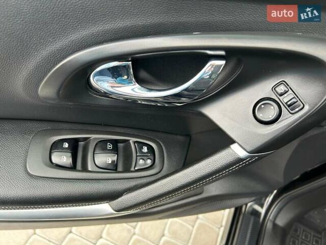 Черный Рено Kadjar, объемом двигателя 1.5 л и пробегом 240 тыс. км за 16100 $, фото 54 на Automoto.ua