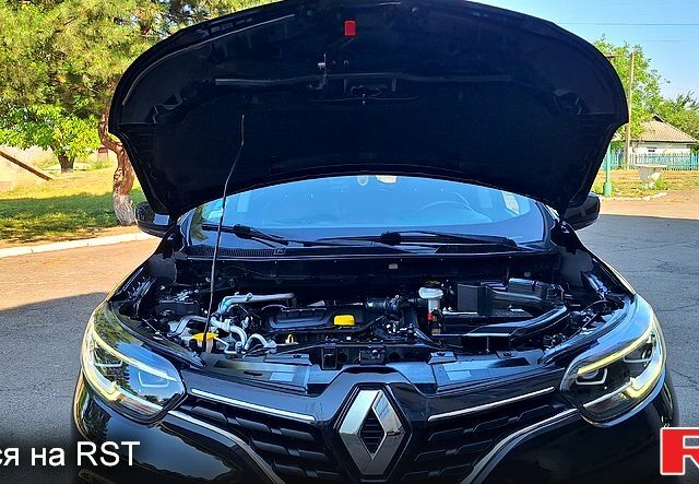 Черный Рено Kadjar, объемом двигателя 1.6 л и пробегом 146 тыс. км за 16950 $, фото 9 на Automoto.ua