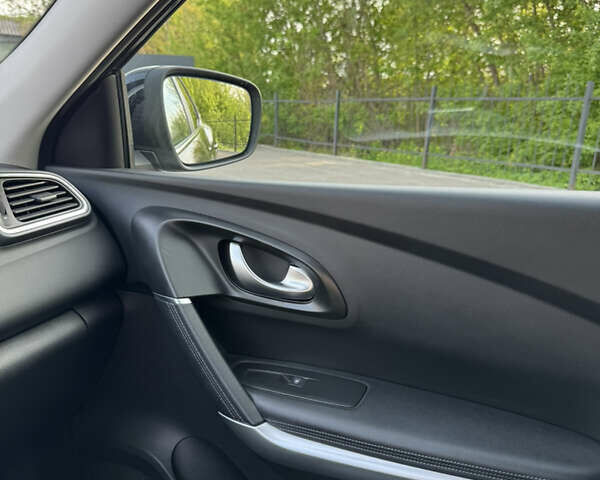 Черный Рено Kadjar, объемом двигателя 1.5 л и пробегом 70 тыс. км за 21000 $, фото 21 на Automoto.ua