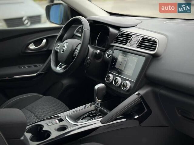 Черный Рено Kadjar, объемом двигателя 0 л и пробегом 156 тыс. км за 19900 $, фото 26 на Automoto.ua