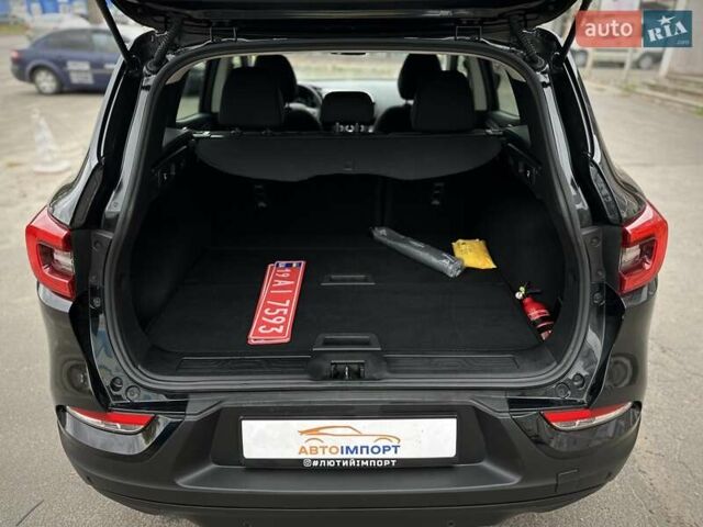 Черный Рено Kadjar, объемом двигателя 0 л и пробегом 156 тыс. км за 19900 $, фото 8 на Automoto.ua