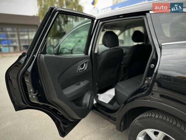 Черный Рено Kadjar, объемом двигателя 0 л и пробегом 156 тыс. км за 19900 $, фото 106 на Automoto.ua