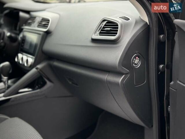 Черный Рено Kadjar, объемом двигателя 0 л и пробегом 156 тыс. км за 19900 $, фото 116 на Automoto.ua