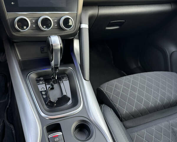 Черный Рено Kadjar, объемом двигателя 1.5 л и пробегом 70 тыс. км за 21000 $, фото 15 на Automoto.ua