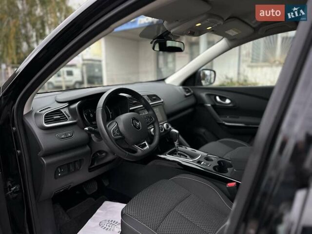 Черный Рено Kadjar, объемом двигателя 0 л и пробегом 156 тыс. км за 19900 $, фото 99 на Automoto.ua