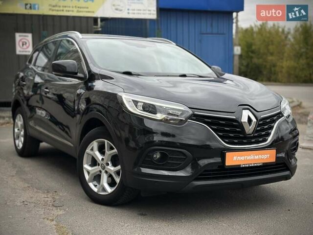 Черный Рено Kadjar, объемом двигателя 0 л и пробегом 156 тыс. км за 19900 $, фото 1 на Automoto.ua