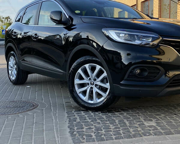 Черный Рено Kadjar, объемом двигателя 1.46 л и пробегом 194 тыс. км за 17999 $, фото 2 на Automoto.ua