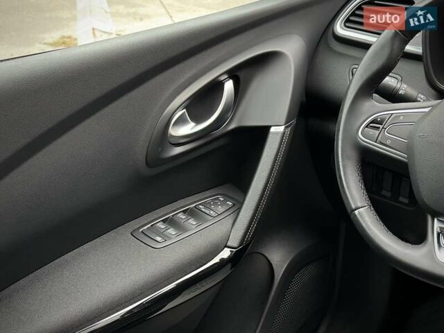 Черный Рено Kadjar, объемом двигателя 0 л и пробегом 156 тыс. км за 19900 $, фото 126 на Automoto.ua