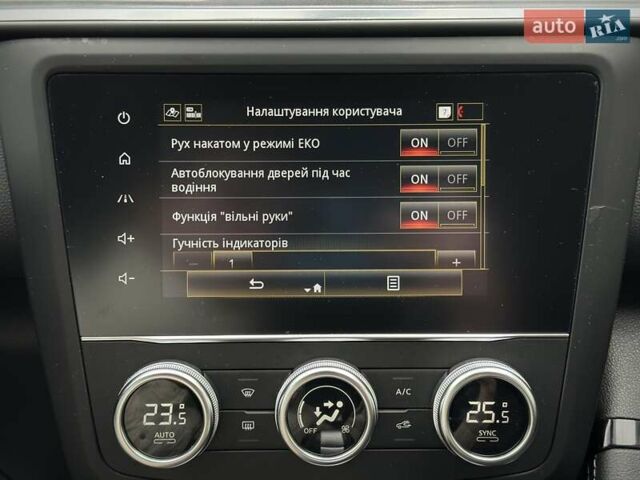 Черный Рено Kadjar, объемом двигателя 0 л и пробегом 156 тыс. км за 19900 $, фото 140 на Automoto.ua