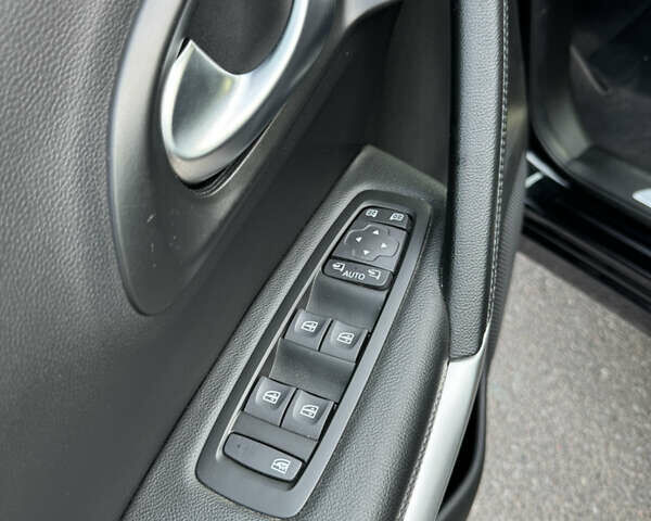 Черный Рено Kadjar, объемом двигателя 1.5 л и пробегом 70 тыс. км за 21000 $, фото 17 на Automoto.ua