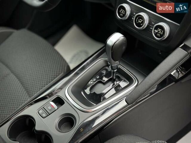 Черный Рено Kadjar, объемом двигателя 0 л и пробегом 156 тыс. км за 19900 $, фото 120 на Automoto.ua