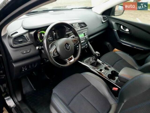 Черный Рено Kadjar, объемом двигателя 1.5 л и пробегом 216 тыс. км за 16800 $, фото 10 на Automoto.ua