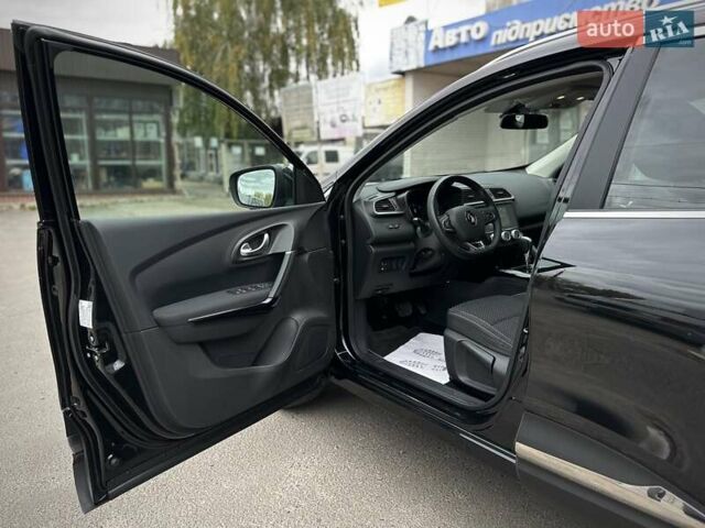 Черный Рено Kadjar, объемом двигателя 0 л и пробегом 156 тыс. км за 19900 $, фото 95 на Automoto.ua