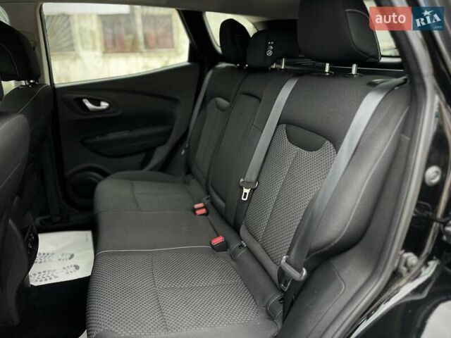 Черный Рено Kadjar, объемом двигателя 0 л и пробегом 156 тыс. км за 19900 $, фото 109 на Automoto.ua