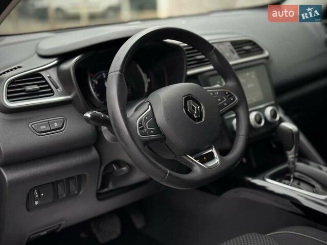 Черный Рено Kadjar, объемом двигателя 0 л и пробегом 156 тыс. км за 19900 $, фото 100 на Automoto.ua