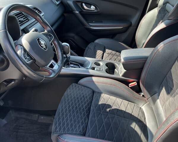Черный Рено Kadjar, объемом двигателя 1.46 л и пробегом 92 тыс. км за 21000 $, фото 3 на Automoto.ua