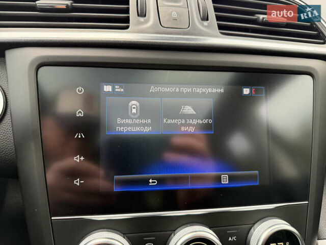 Черный Рено Kadjar, объемом двигателя 1.5 л и пробегом 100 тыс. км за 20900 $, фото 60 на Automoto.ua