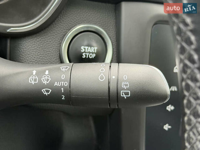 Черный Рено Kadjar, объемом двигателя 1.5 л и пробегом 100 тыс. км за 20900 $, фото 56 на Automoto.ua