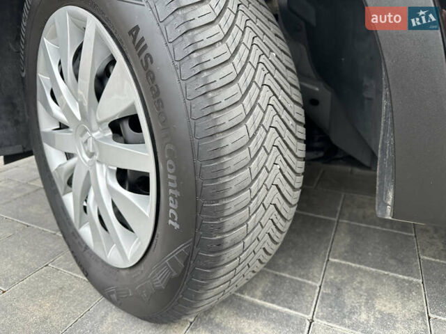 Черный Рено Kadjar, объемом двигателя 1.5 л и пробегом 216 тыс. км за 16700 $, фото 52 на Automoto.ua