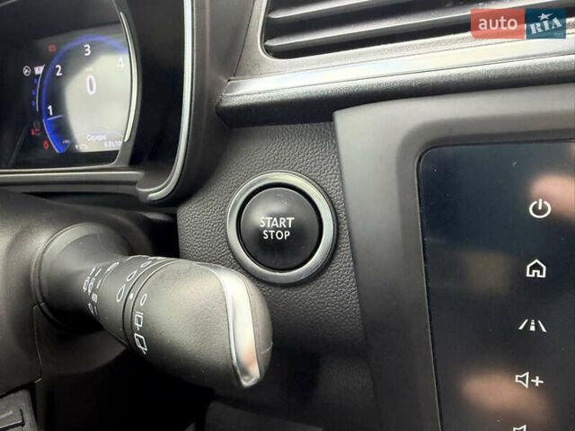 Черный Рено Kadjar, объемом двигателя 1.5 л и пробегом 100 тыс. км за 20900 $, фото 35 на Automoto.ua