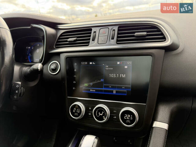 Черный Рено Kadjar, объемом двигателя 1.5 л и пробегом 100 тыс. км за 20900 $, фото 33 на Automoto.ua