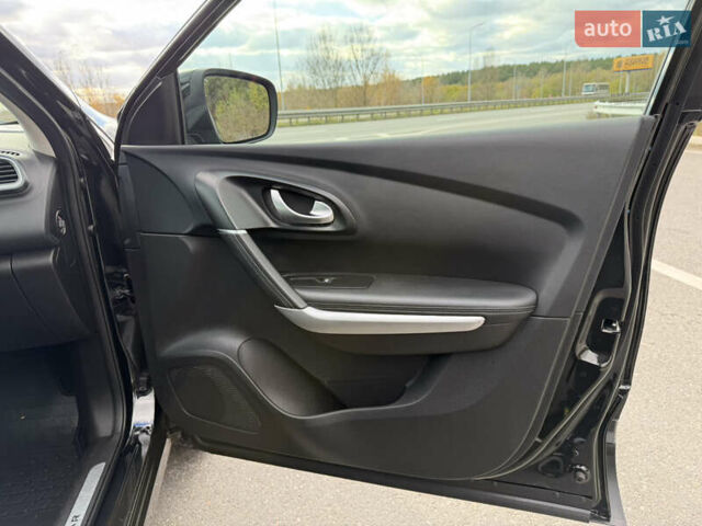 Черный Рено Kadjar, объемом двигателя 1.5 л и пробегом 100 тыс. км за 20900 $, фото 30 на Automoto.ua