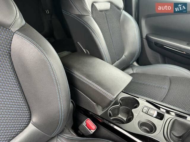 Черный Рено Kadjar, объемом двигателя 1.5 л и пробегом 216 тыс. км за 16700 $, фото 35 на Automoto.ua