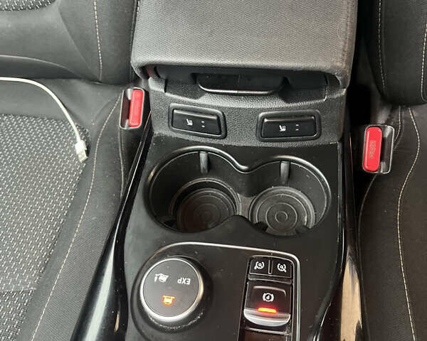 Черный Рено Kadjar, объемом двигателя 1.5 л и пробегом 183 тыс. км за 18300 $, фото 13 на Automoto.ua