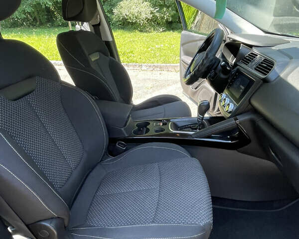 Черный Рено Kadjar, объемом двигателя 1.46 л и пробегом 240 тыс. км за 18700 $, фото 20 на Automoto.ua
