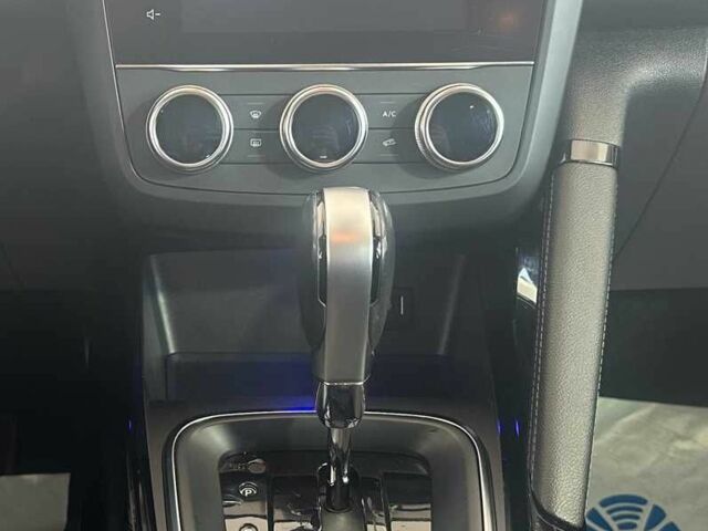 Черный Рено Kadjar, объемом двигателя 1.5 л и пробегом 186 тыс. км за 18950 $, фото 13 на Automoto.ua