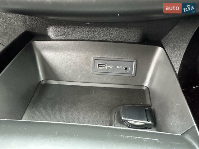 Черный Рено Kadjar, объемом двигателя 1.5 л и пробегом 216 тыс. км за 16700 $, фото 47 на Automoto.ua