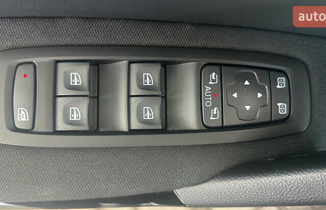 Черный Рено Kadjar, объемом двигателя 1.5 л и пробегом 189 тыс. км за 18950 $, фото 7 на Automoto.ua