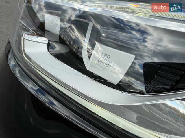 Черный Рено Kadjar, объемом двигателя 1.5 л и пробегом 100 тыс. км за 20900 $, фото 19 на Automoto.ua