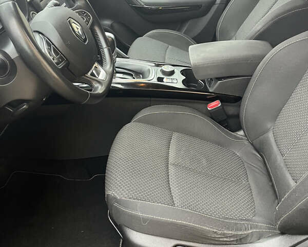 Черный Рено Kadjar, объемом двигателя 1.5 л и пробегом 183 тыс. км за 18300 $, фото 10 на Automoto.ua