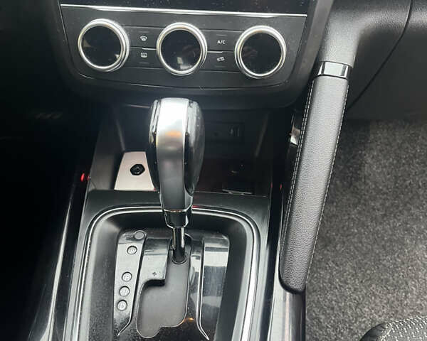 Черный Рено Kadjar, объемом двигателя 1.5 л и пробегом 183 тыс. км за 18300 $, фото 9 на Automoto.ua