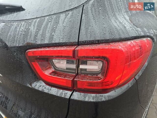 Черный Рено Kadjar, объемом двигателя 1.5 л и пробегом 127 тыс. км за 19999 $, фото 6 на Automoto.ua