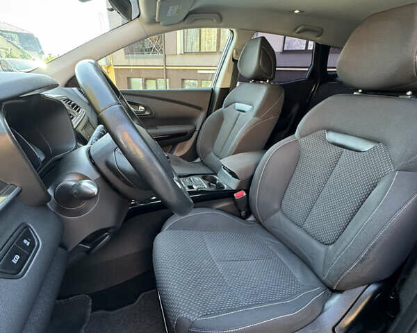 Коричневый Рено Kadjar, объемом двигателя 1.46 л и пробегом 287 тыс. км за 14250 $, фото 31 на Automoto.ua