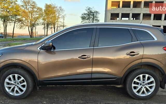 Коричневый Рено Kadjar, объемом двигателя 1.5 л и пробегом 146 тыс. км за 16600 $, фото 2 на Automoto.ua