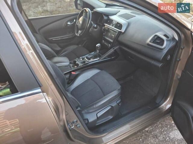 Коричневый Рено Kadjar, объемом двигателя 1.5 л и пробегом 146 тыс. км за 16600 $, фото 18 на Automoto.ua