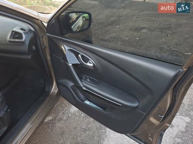 Рено Kadjar 2016 в Тернополе на Automoto.ua Коричневый Рено Kadjar, объемом двигателя 1.46 л и пробегом 146 тыс. км за 16600 $, фото 11 на Automoto.ua
