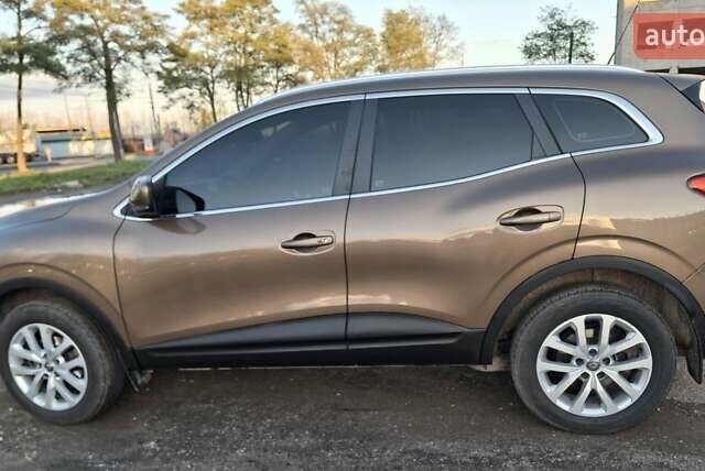 Рено Kadjar 2016 в Тернополе на Automoto.ua Коричневый Рено Kadjar, объемом двигателя 1.46 л и пробегом 146 тыс. км за 16600 $, фото 22 на Automoto.ua